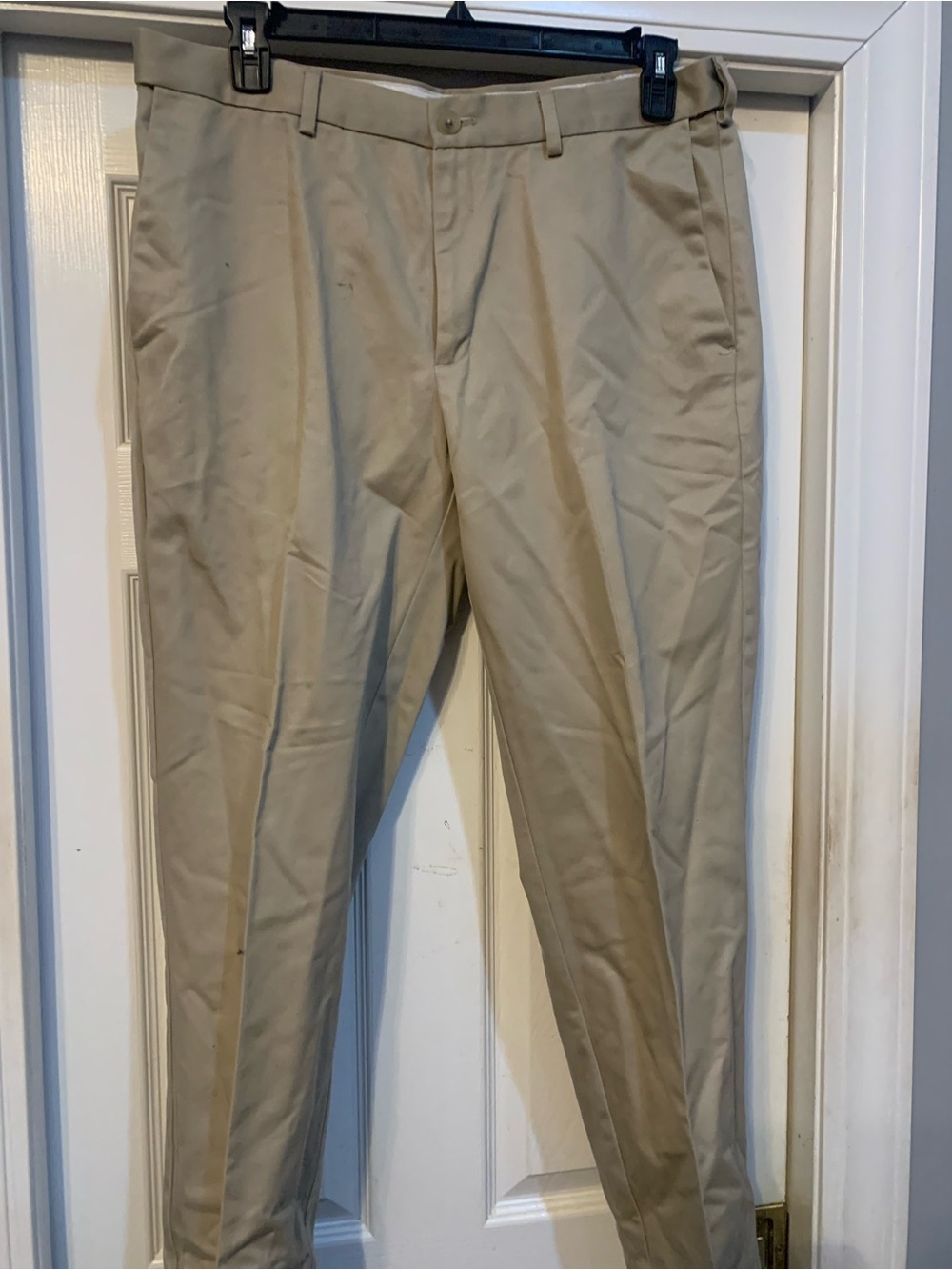 Haggar men’s Khaki Dress Pants - Classic Straight Fit 36 x 40